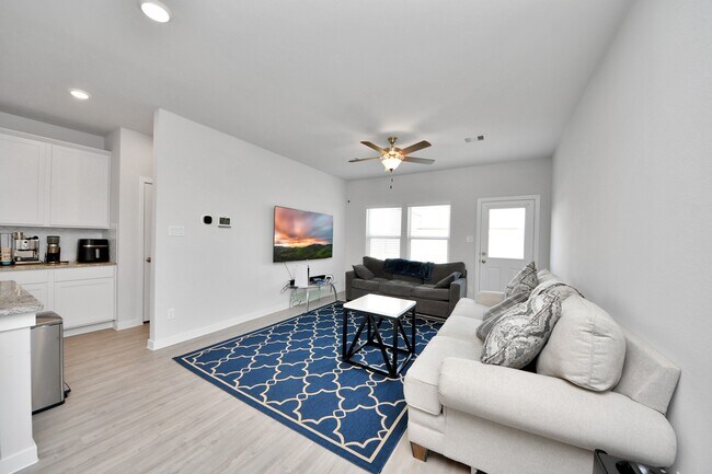 Building Photo - 5806 Quest Valley Dr