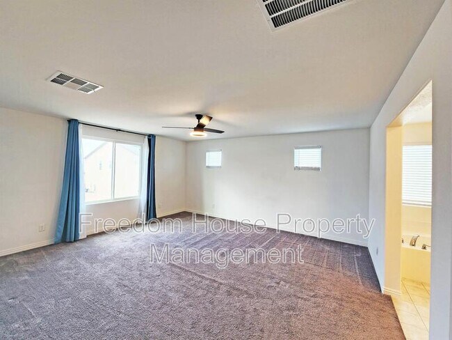 Building Photo - 3821 E Weld Ave