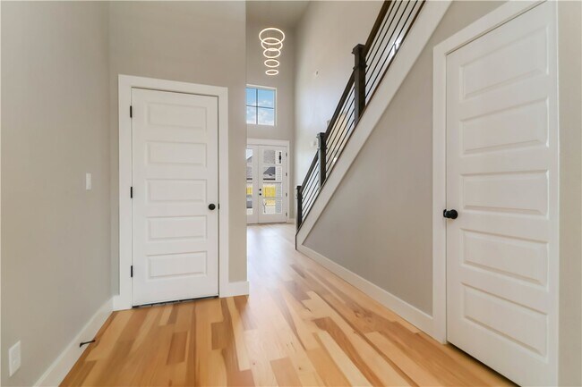 Building Photo - 500 Apollo Dr