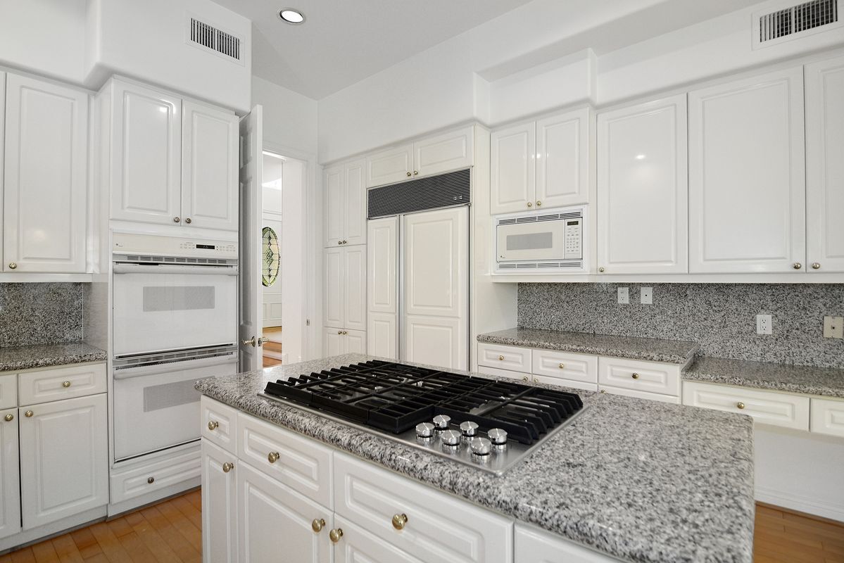 Building Photo - 25339 Prado De Los Arboles