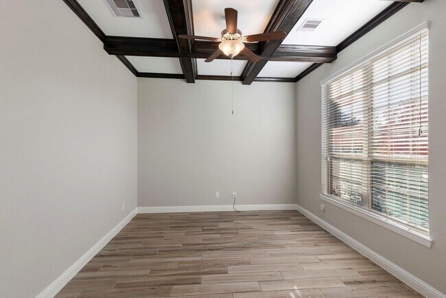 Building Photo - 18855 Collins View Dr