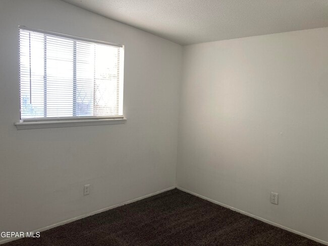 Building Photo - 2105 Villa Plata Dr