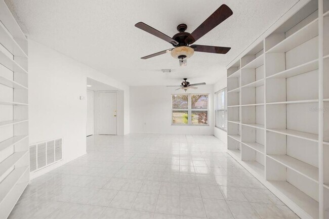 Building Photo - 3954 Sailmaker Ln