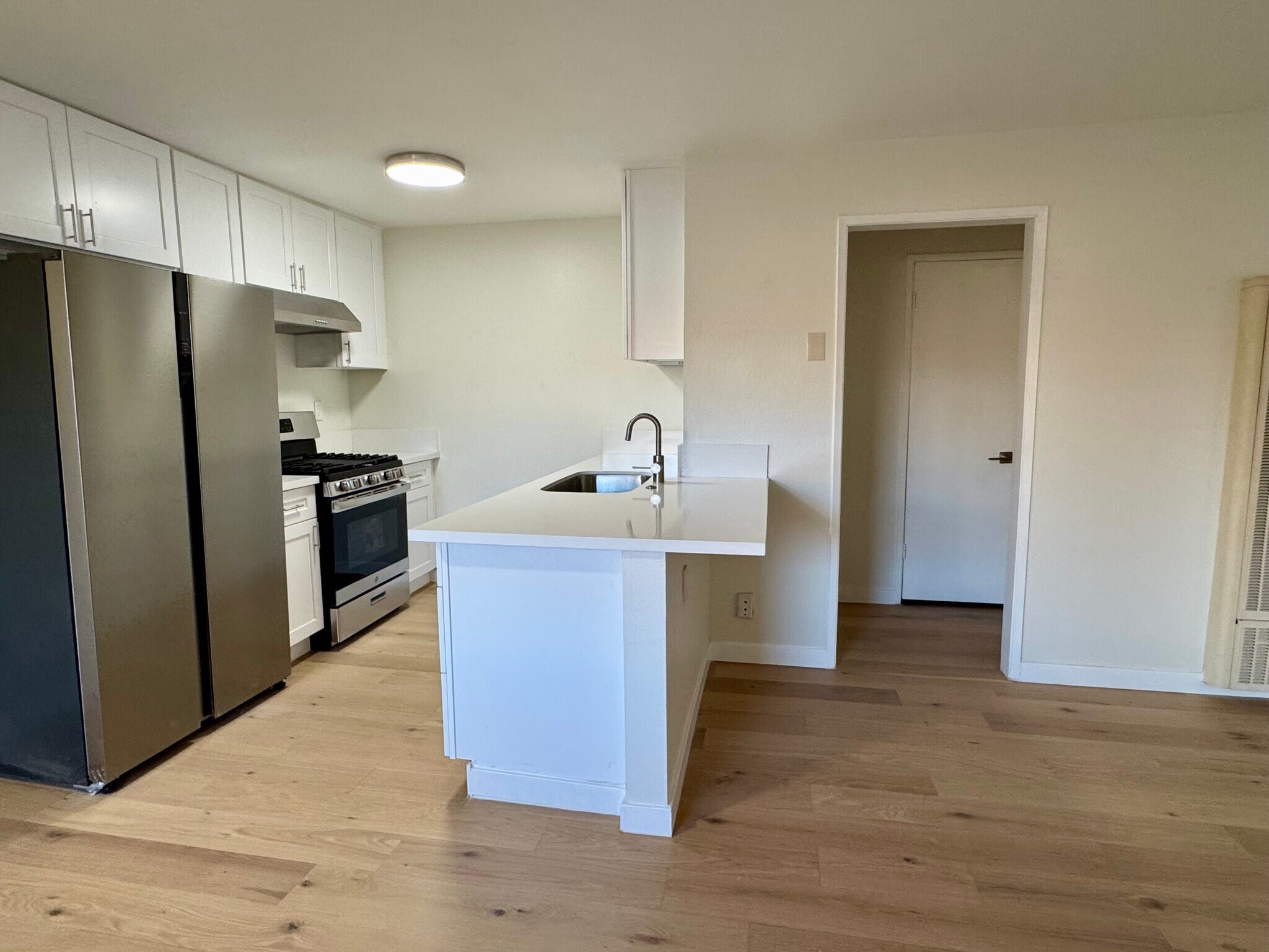 Building Photo - 4633 Marine Ave