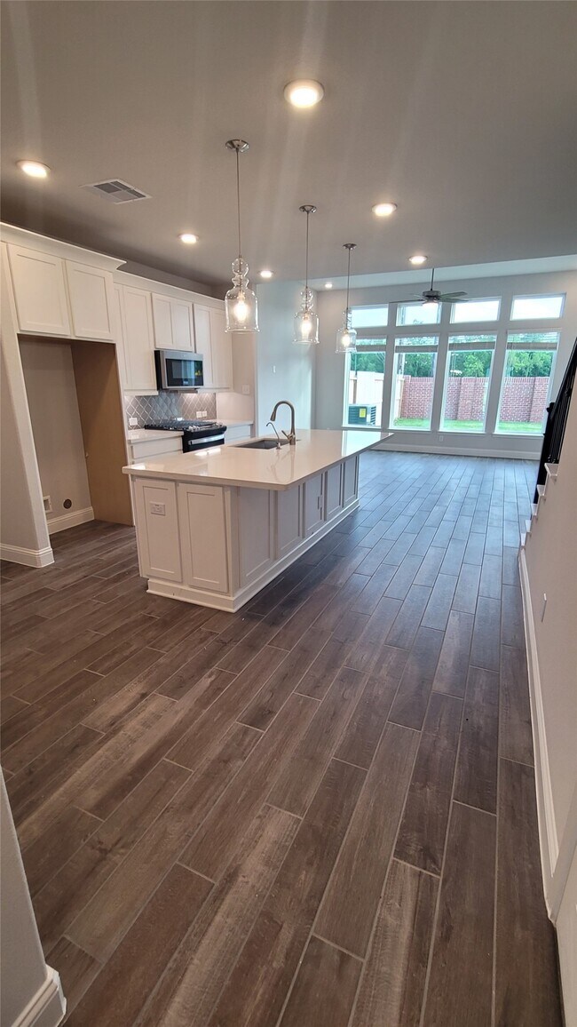 Building Photo - 10110 Water Harbor Dr