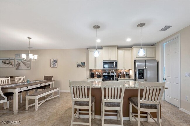 Building Photo - 14940 Edgewater Cir
