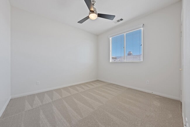 Building Photo - 84126 Canzone Dr