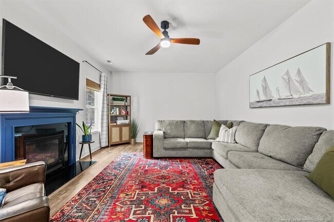 Building Photo - 400 Everest Ct