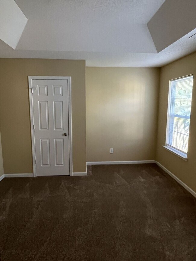 Building Photo - 6130 Sid Crane Dr