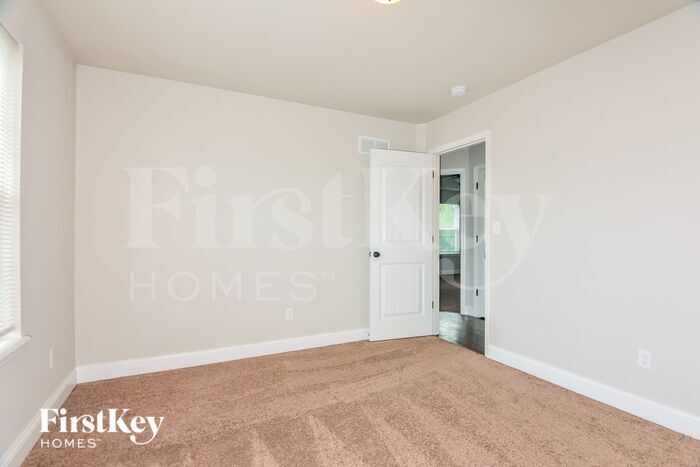 Building Photo - 1811 Barclay Trail Dr