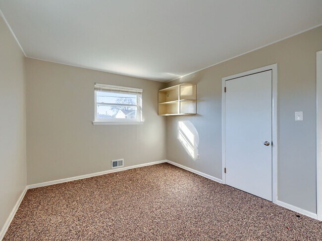 Building Photo - 3 Bedroom Ranch in Camp Hill