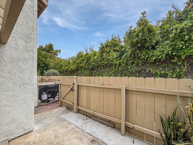Building Photo - Beautiful 2B/2BA Condo in Mission Valley W...