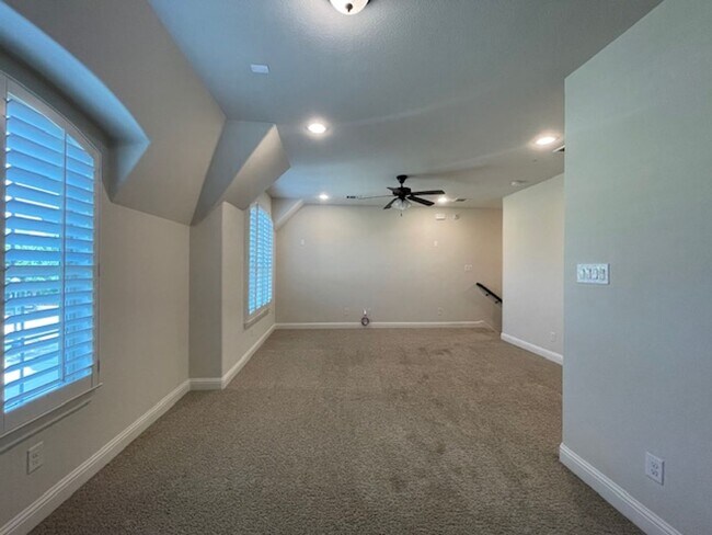 Building Photo - 1605 Le Mans Ln