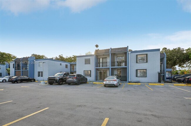 Building Photo - 145 SW 30th Ct