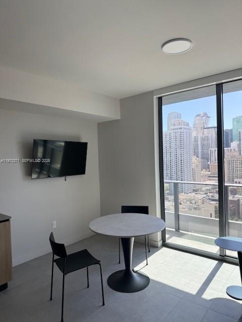 Building Photo - 121 NE 5th St