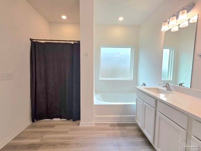 Building Photo - 6621 Sun Tree Cir