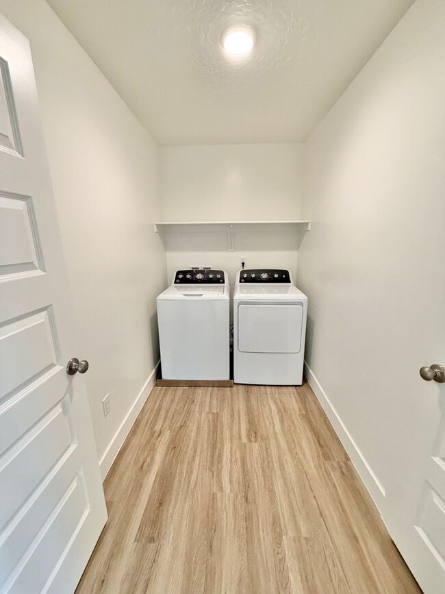 Building Photo - Beautiful 3 bed 2.5 bath Home!