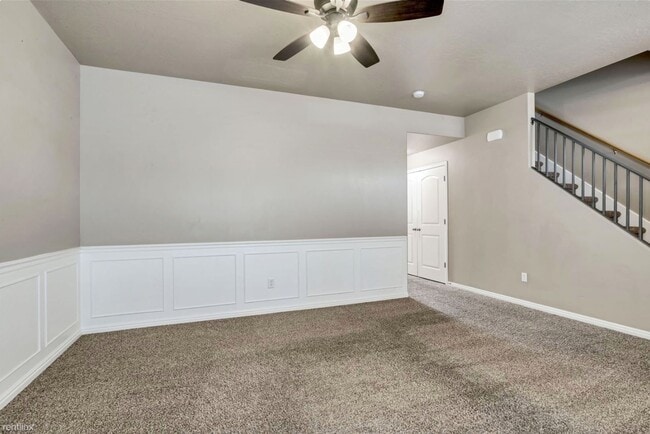 Building Photo - Beautiful Orem Townhouse