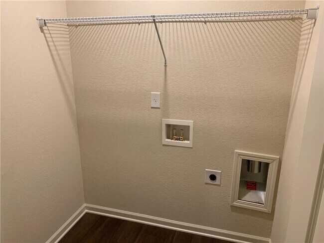 Building Photo - 748 Walnut Creek Cir