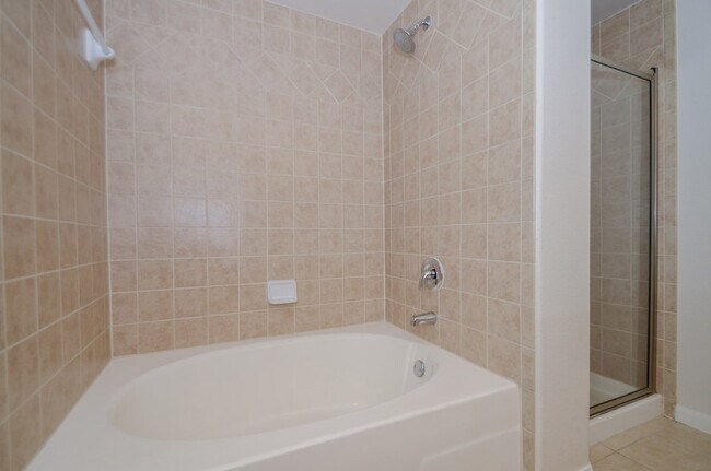 Building Photo - 9200 Westheimer Rd