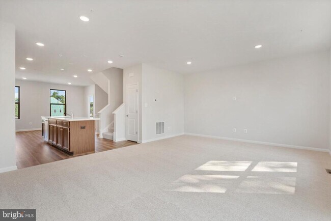 Building Photo - 6947 Gladebrook Rd