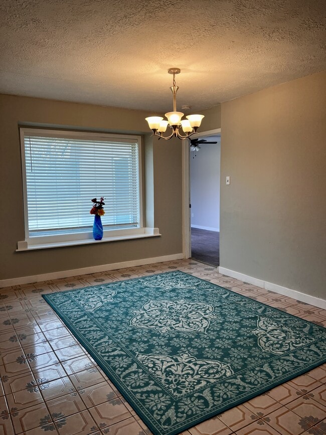 Building Photo - 1010 Holt St