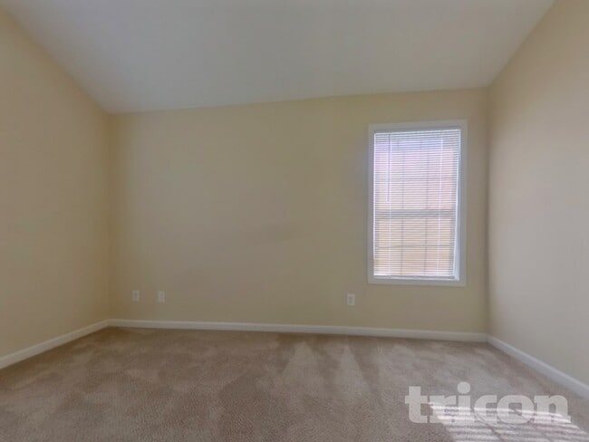 Building Photo - 20 Mattie Ln