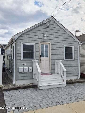 Primary Photo - 247 Sherman Ave
