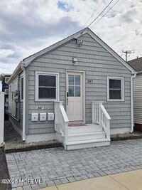 Building Photo - 247 Sherman Ave