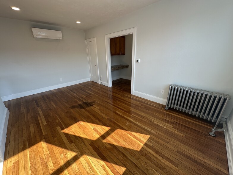 Building Photo - 140 Highland Ave