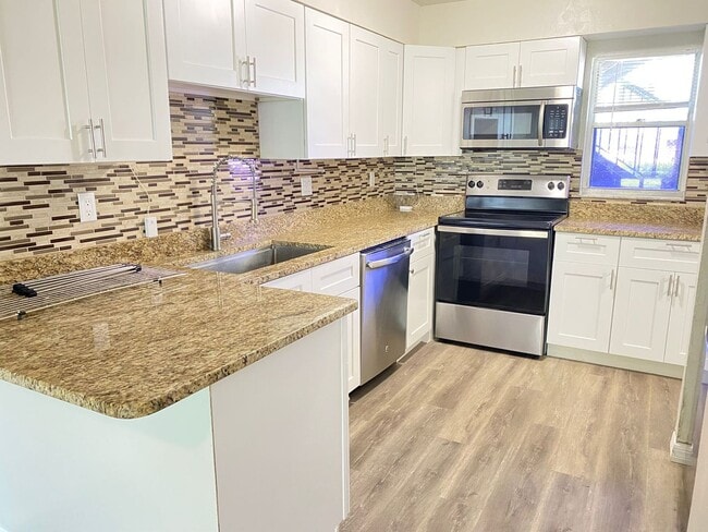 Building Photo - Apartment For Rent 2 bed / 2 bath