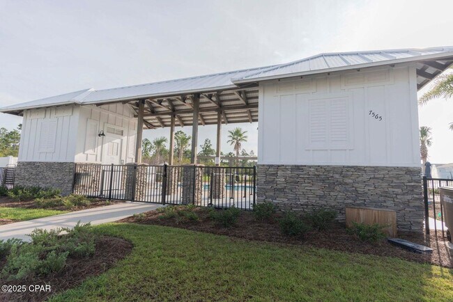 Building Photo - 1881 Pointe Dr