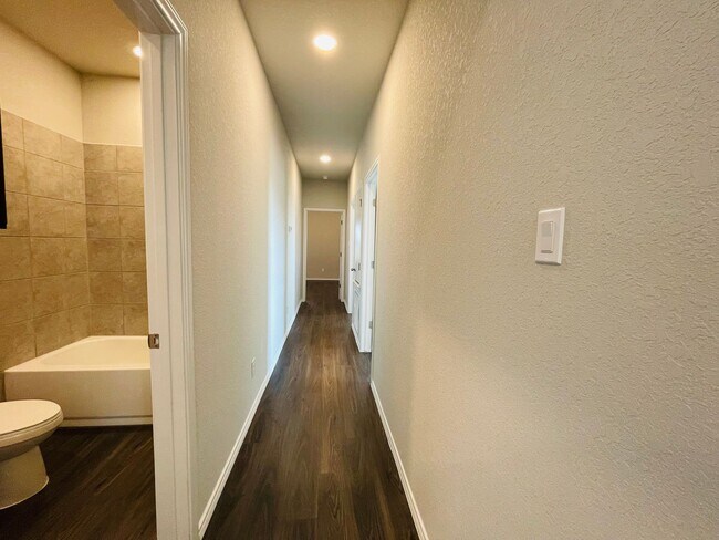 Building Photo - 3/2 in Knox Ridge