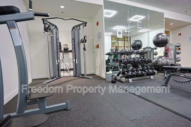 Building Photo - 2400 Clarendon Blvd