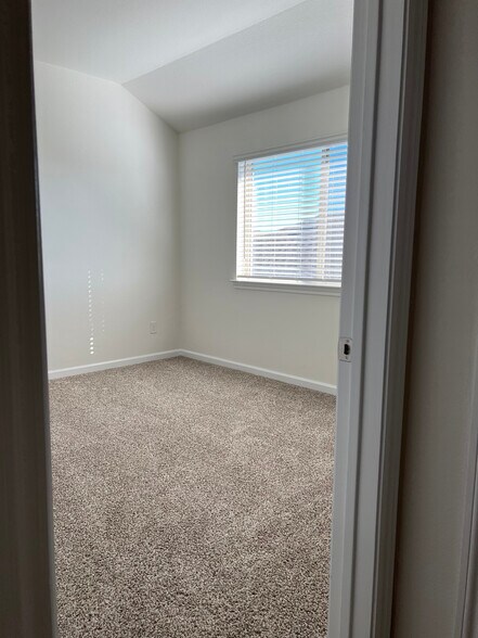Building Photo - 1243 Mill Pl