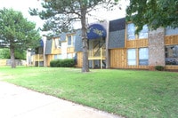 Building Photo - Apts In The Park