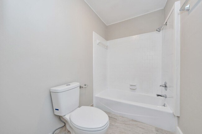 Building Photo - Irondale 4BR / 2BA Home – A Must See!