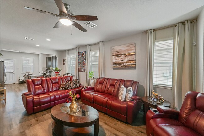 Building Photo - 23659 Goodfellow Dr