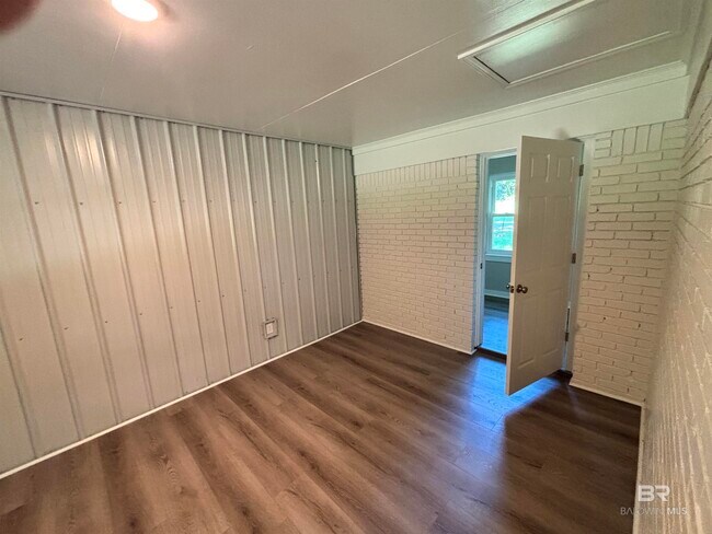 Building Photo - 208 Marcella Ave