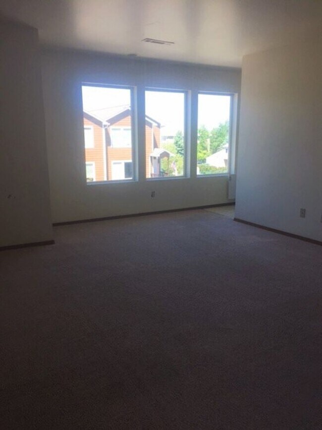 Building Photo - 1731 W Kagy Blvd