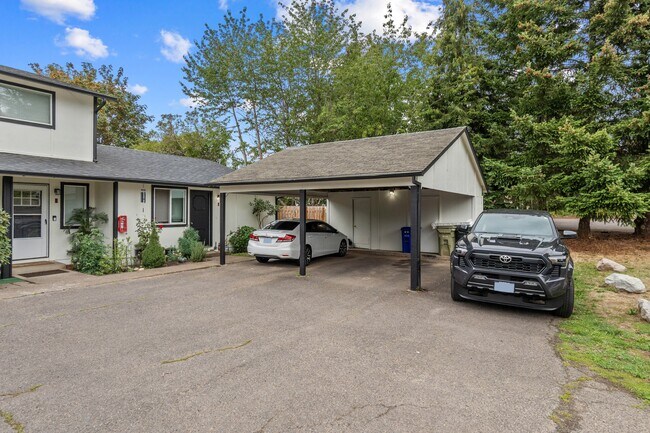 Building Photo - 325 N 29th Ave
