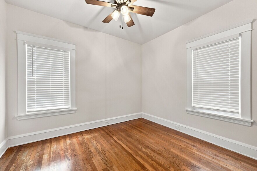 Building Photo - 1320 W 64th St