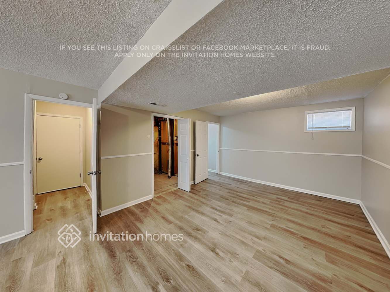 Building Photo - 1425 E 97th Pl
