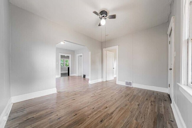Building Photo - 3484 W 58th St