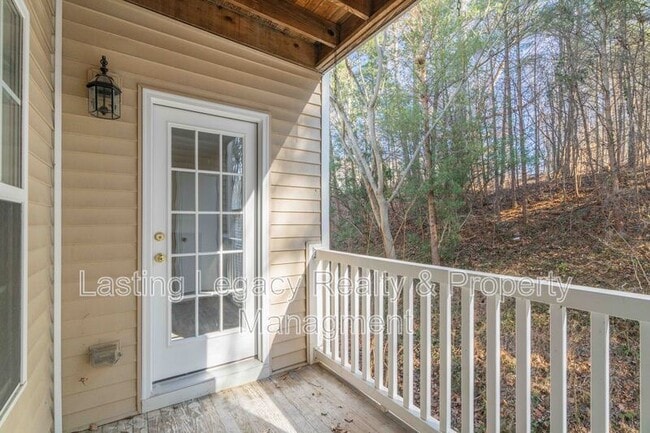 Building Photo - 1922 Salem Bluff Dr