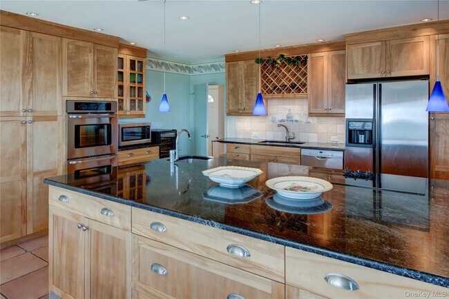 Building Photo - 11120 Main Rd