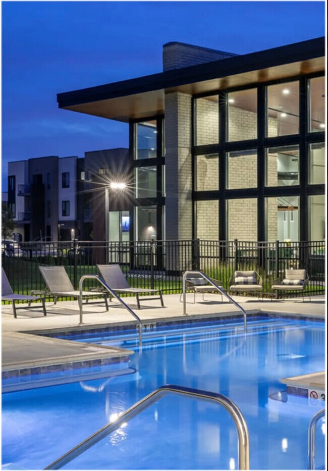 Building Photo - 29W710 Cambridge Ct