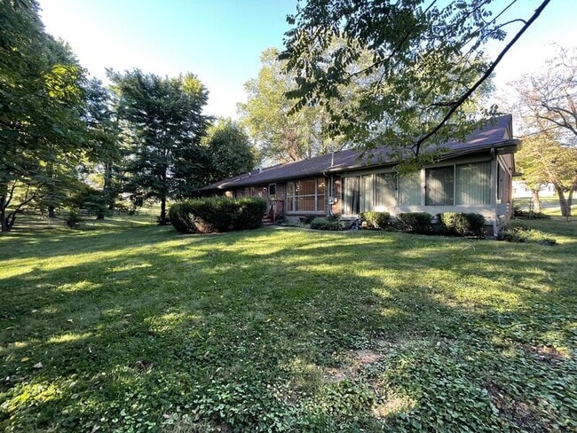Building Photo - 711 Waterford Rd