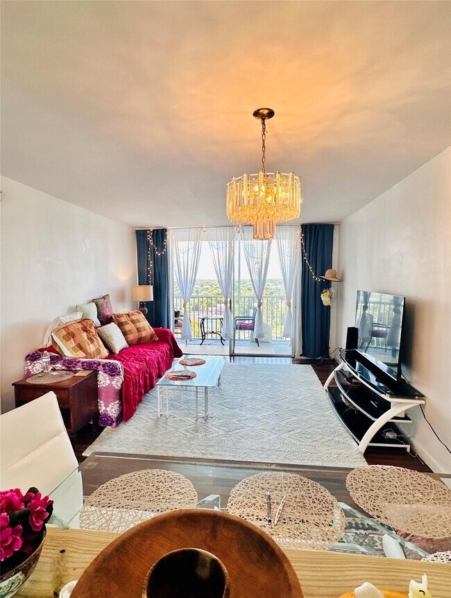 Building Photo - 1391 S Ocean Blvd