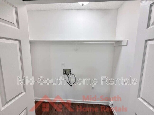 Building Photo - 6001 Cedarcrest Ct